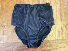 bellawear_tailleslip_sensual_lace_zwart-2-1782563716
